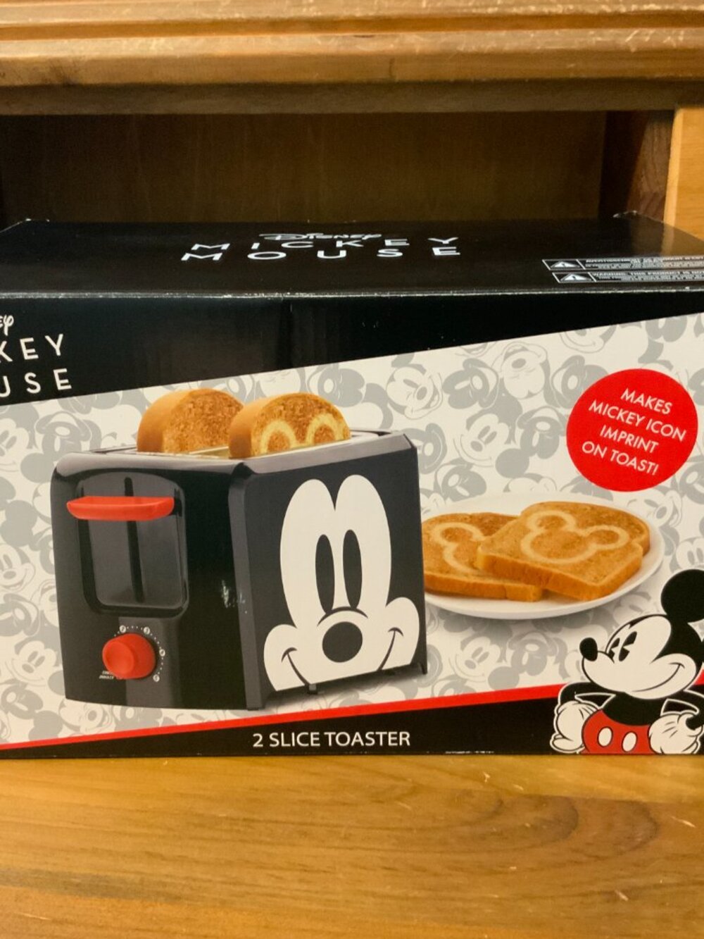 DISNEY MICKEY MOUSE 2 SLICE TOASTER with MICKEY ICON IMPRINT ON TOAST